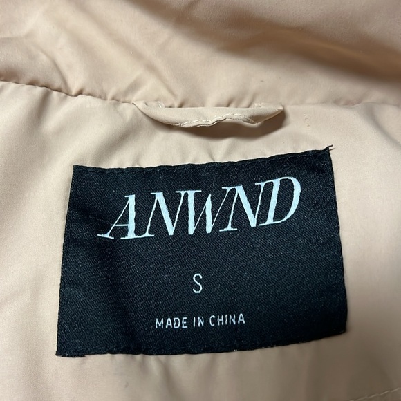 Fashion Nova Beige Tan Cropped Puffer Drop Shoulder Front Zip Jacket Size S - Picture 11 of 11